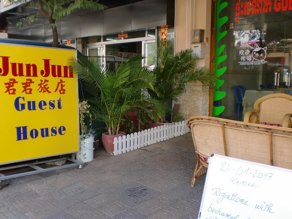 Jun Jun Guesthouse Phnom Penh Dış mekan fotoğraf