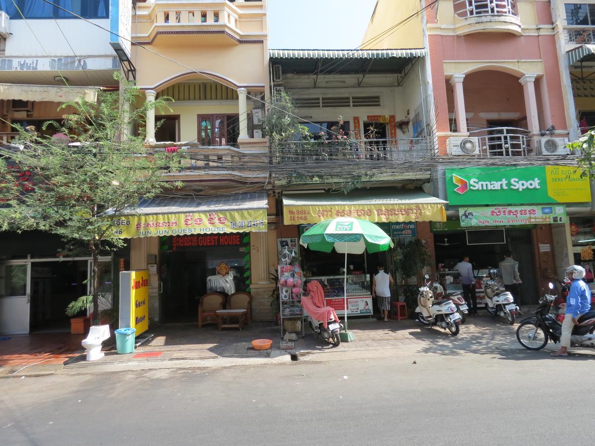 Jun Jun Guesthouse Phnom Penh Dış mekan fotoğraf